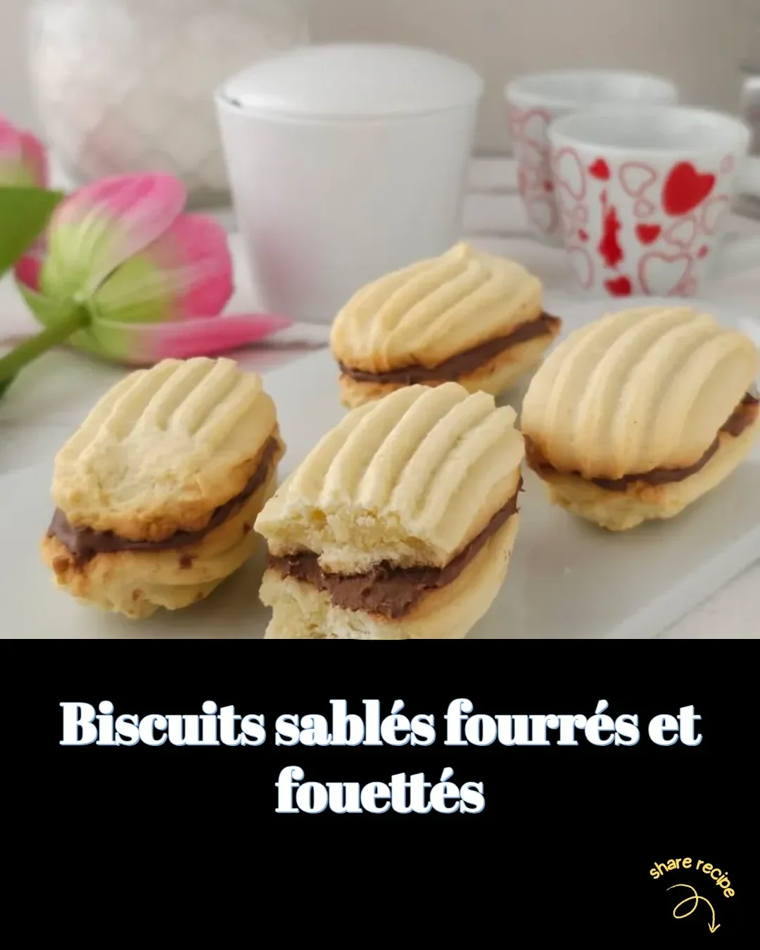 Biscuits sablés fourrés et fouettés préparés avec soin pour un goût exquis.