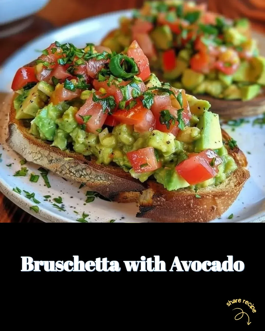 Bruschetta avec avocat garnie de tomates et herbes fraîches