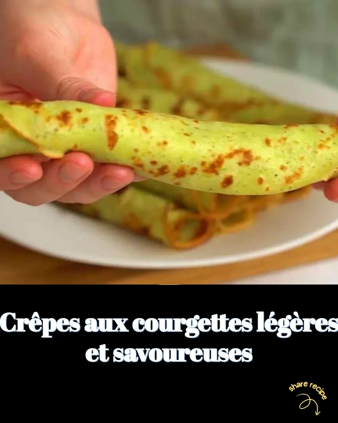 Crêpes aux courgettes légères prêtes à être dégustées, flat lay savoureux