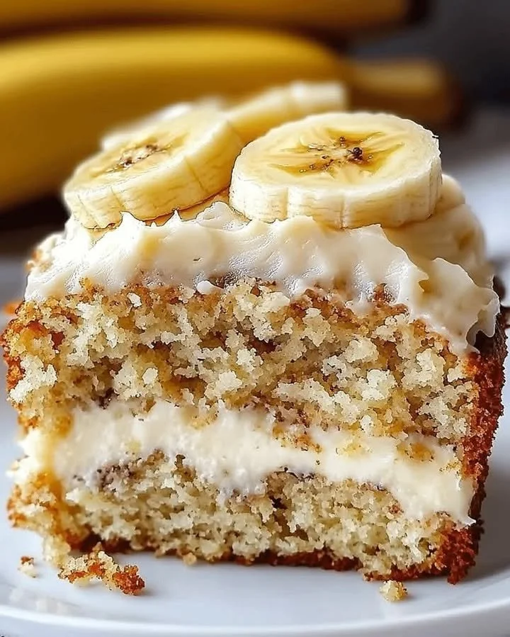 Gâteau au pain de banane avec un délicieux frosting au fromage à la crème