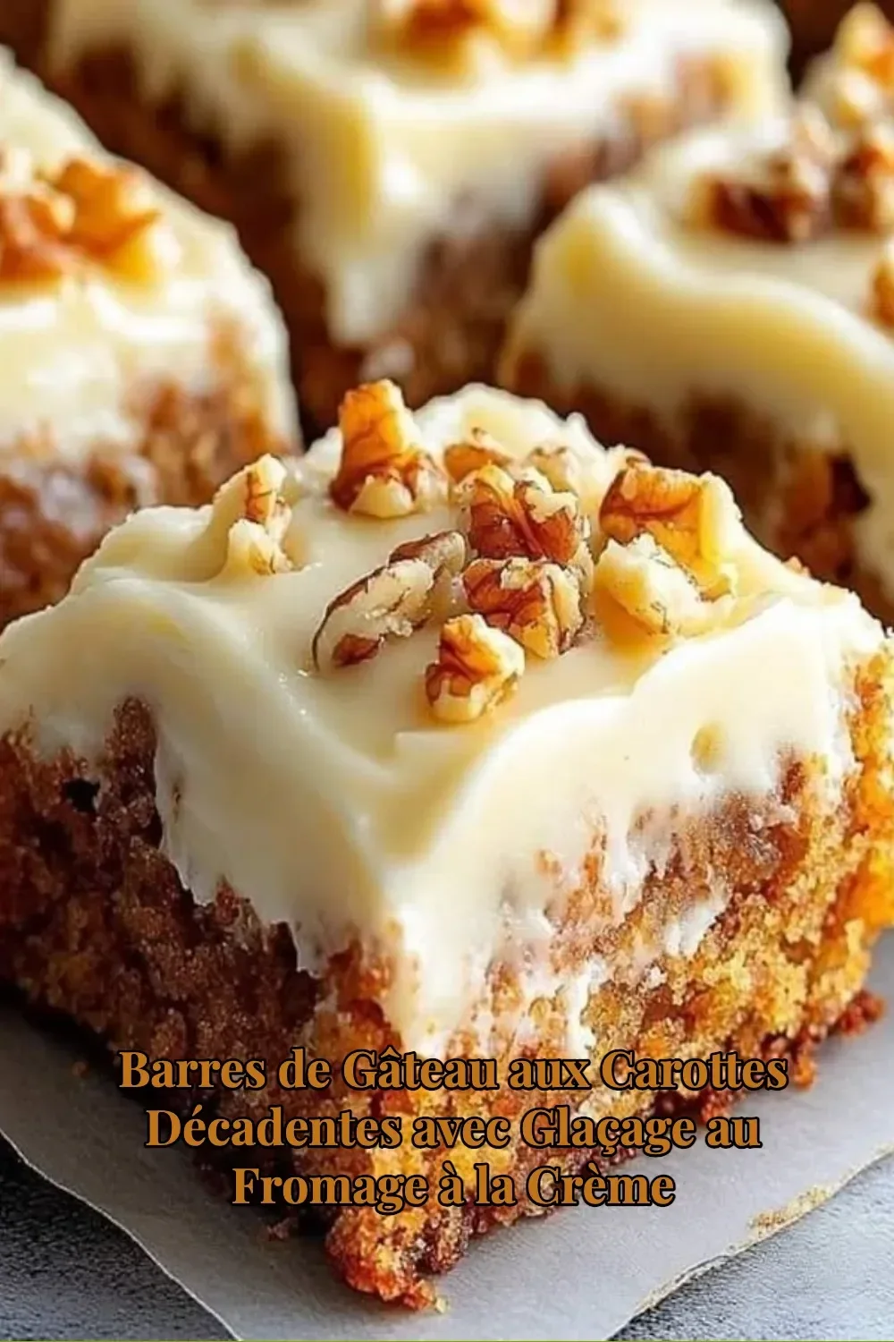 Barres de gâteau aux carottes avec glaçage au fromage à la crème