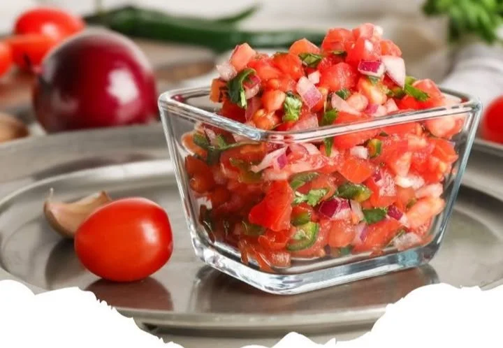 Pico de Gallo Authentique avec tomates, oignons et coriandre fraîche