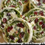 Roulés de canneberge, feta et fromage à la crème sur une assiette.