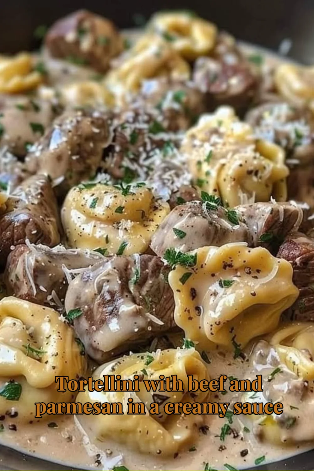 Tortellini au boeuf et parmesan dans une sauce crémeuse